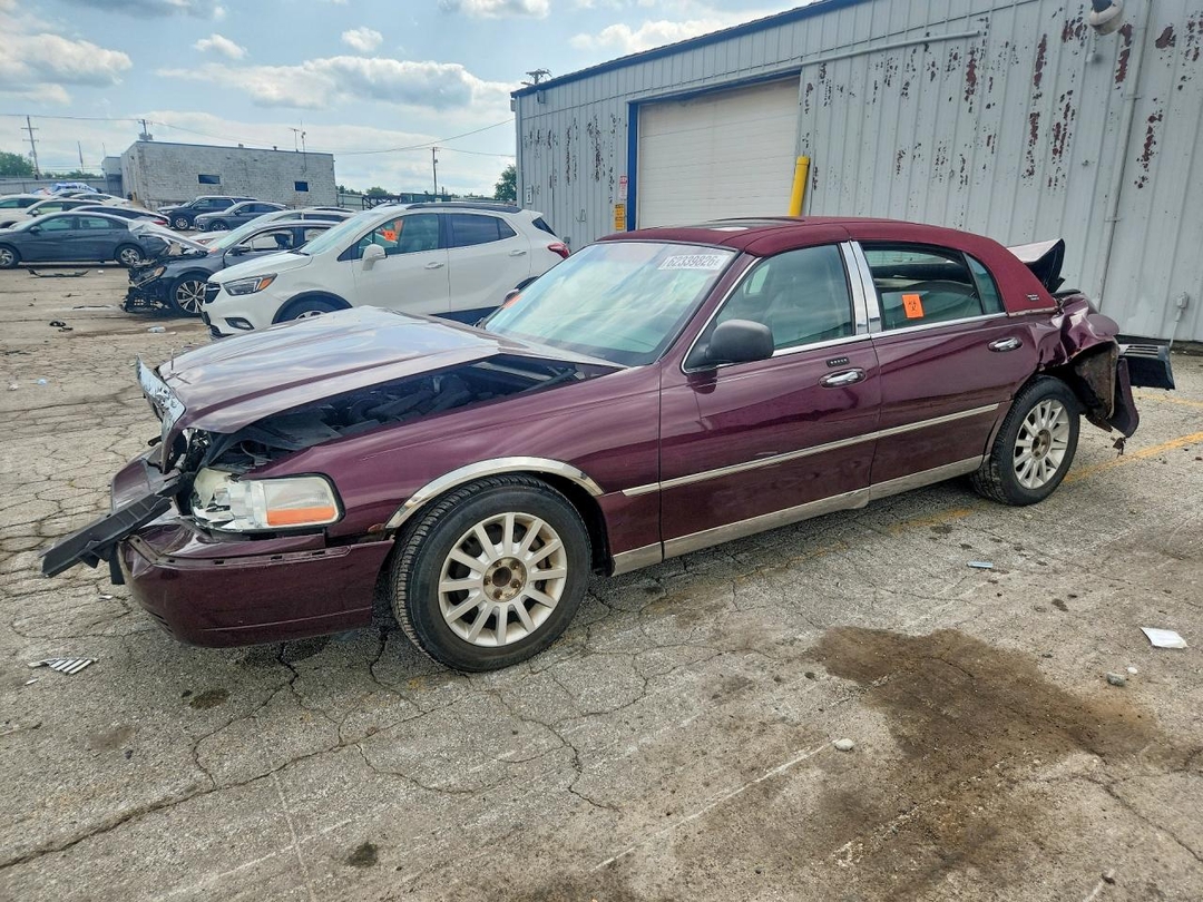 منظر 2006 LINCOLN TOWN CAR SIGNATURE LIMITED، زاوية 1