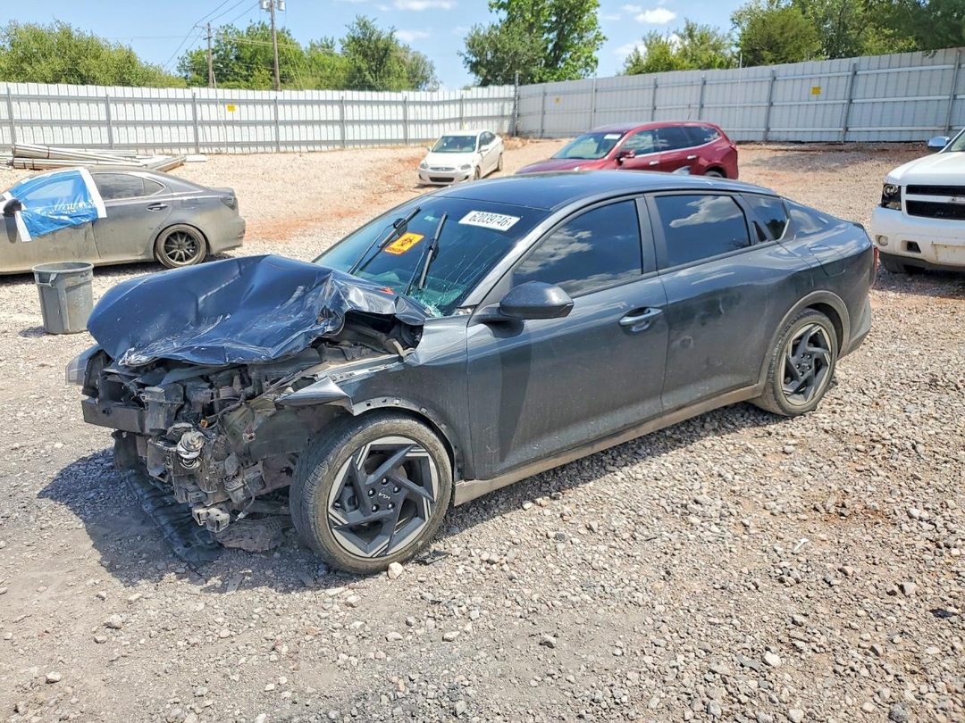 Вид 2025 KIA K4 EX, угол 1