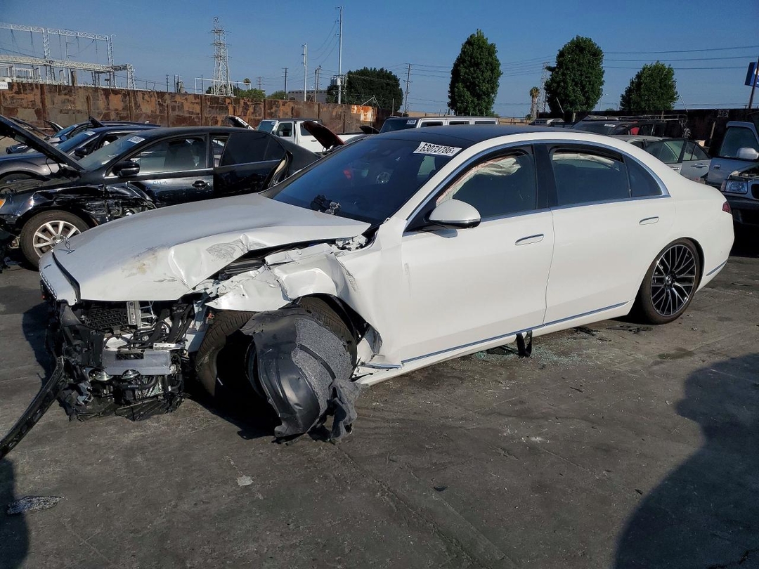 Vista de 2026 MERCEDES-BENZ S 500 4MATIC, ángulo 1