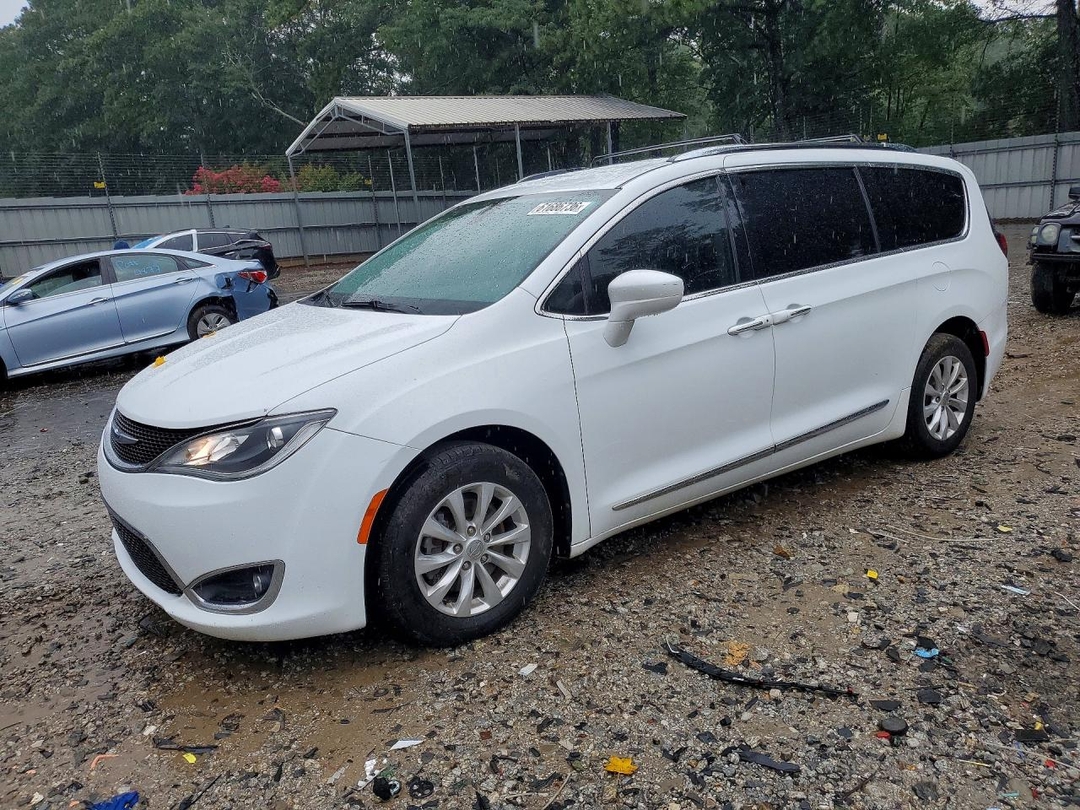 Vue de 2019 CHRYSLER PACIFICA TOURING L, angle 1