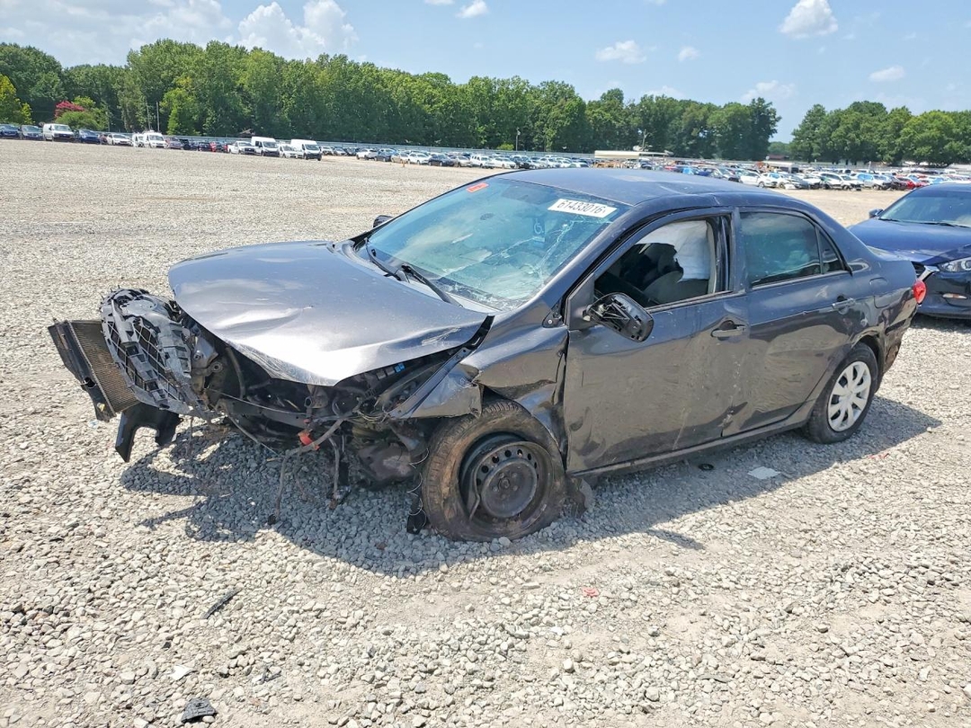 Vista de 2013 TOYOTA COROLLA L, ángulo 1