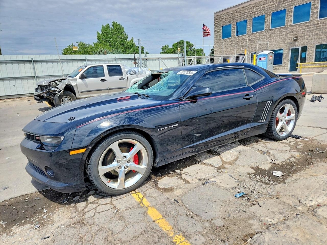 Vue de 2015 CHEVROLET CAMARO LT, angle 1