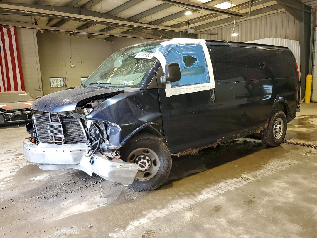 Vue de 2010 GMC SAVANA G2500, angle 1