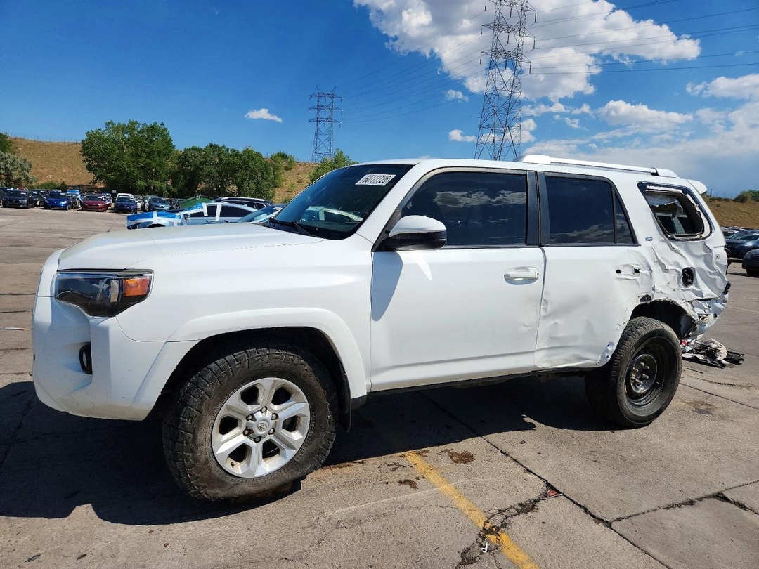 منظر 2015 TOYOTA 4RUNNER SR5، زاوية 1