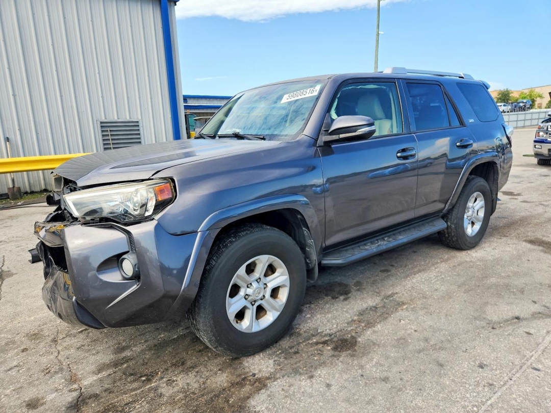 Vue de 2018 TOYOTA 4RUNNER SR5 PREMIUM, angle 1