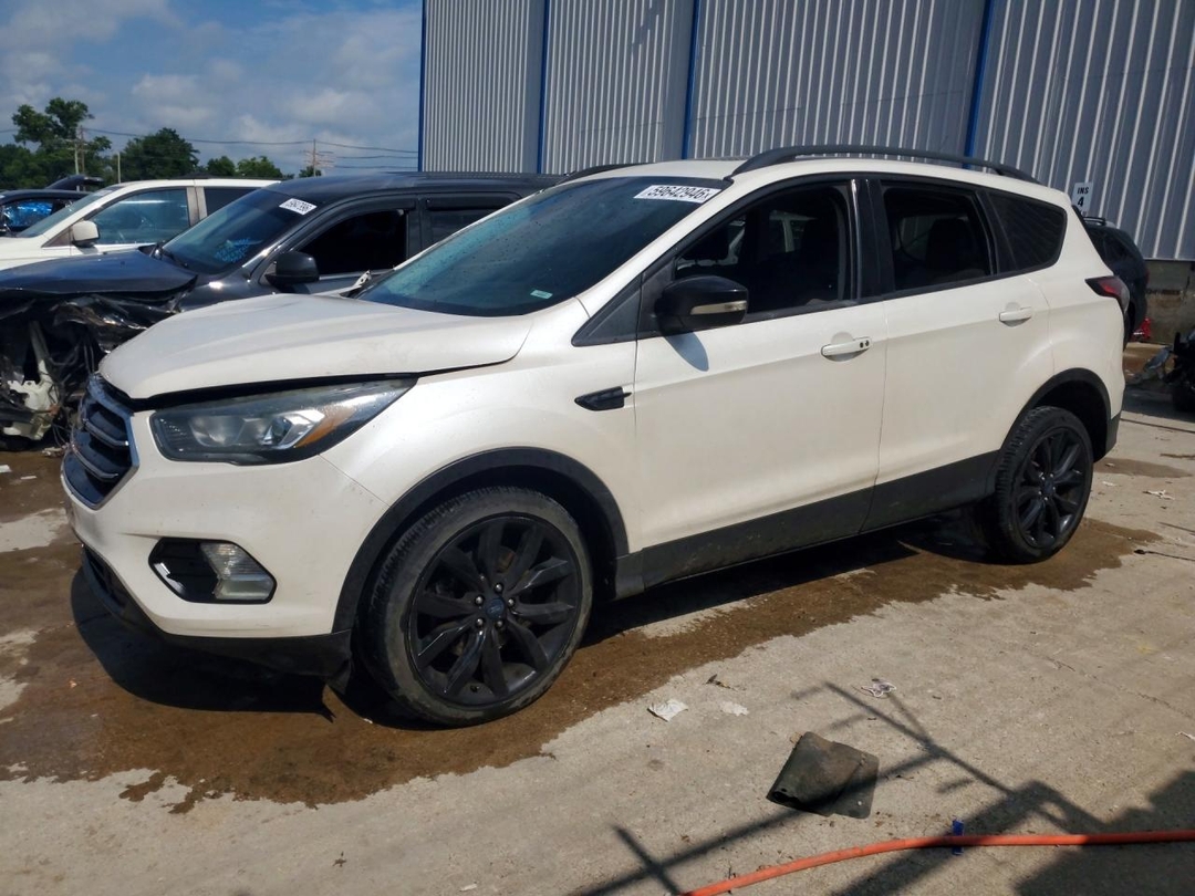 Vista de 2017 FORD ESCAPE TITANIUM, ángulo 1