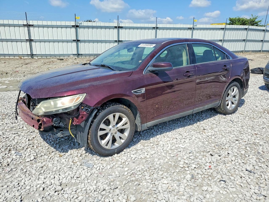 Vue de 2011 FORD TAURUS SEL, angle 1