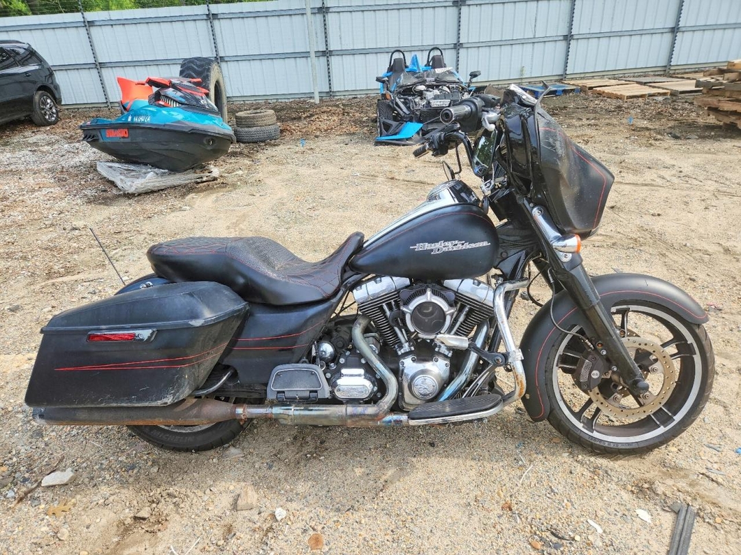 Vista de 2014 HARLEY-DAVIDSON FLHXS STREET GLIDE SPECIAL, ángulo 1