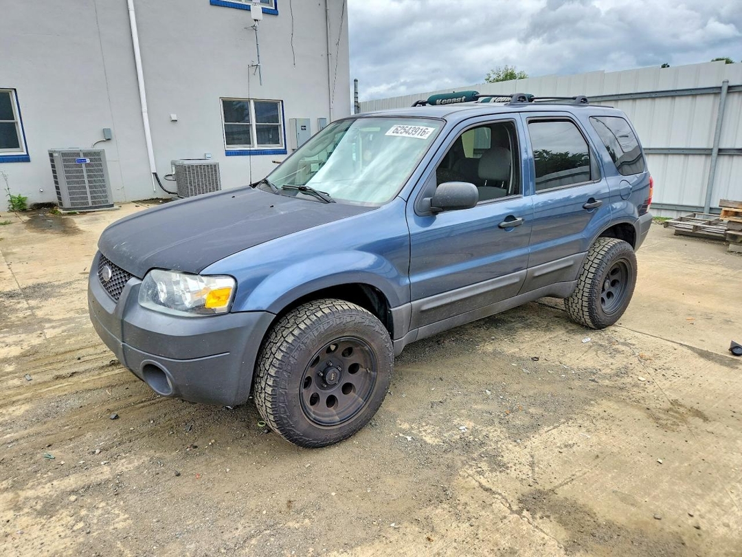 منظر 2005 FORD ESCAPE XLT، زاوية 1