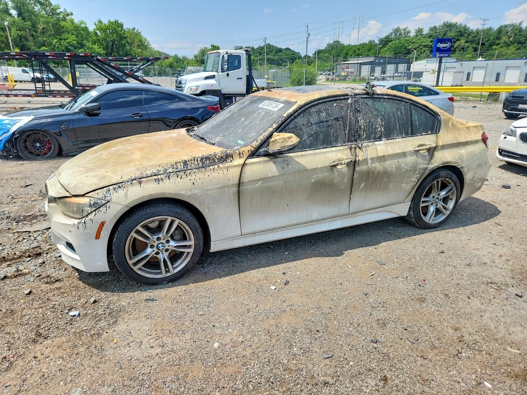 Вид 2017 BMW 330 XI, угол 1