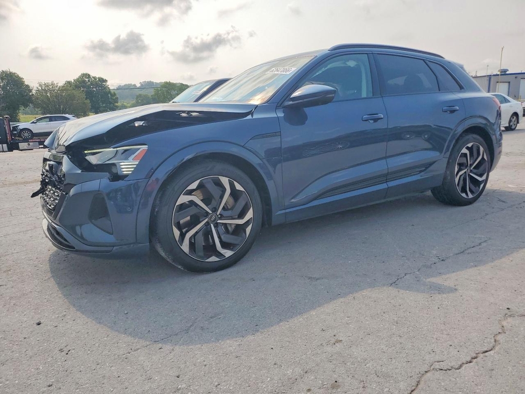 منظر 2024 AUDI Q8 E-TRON PRESTIGE، زاوية 1