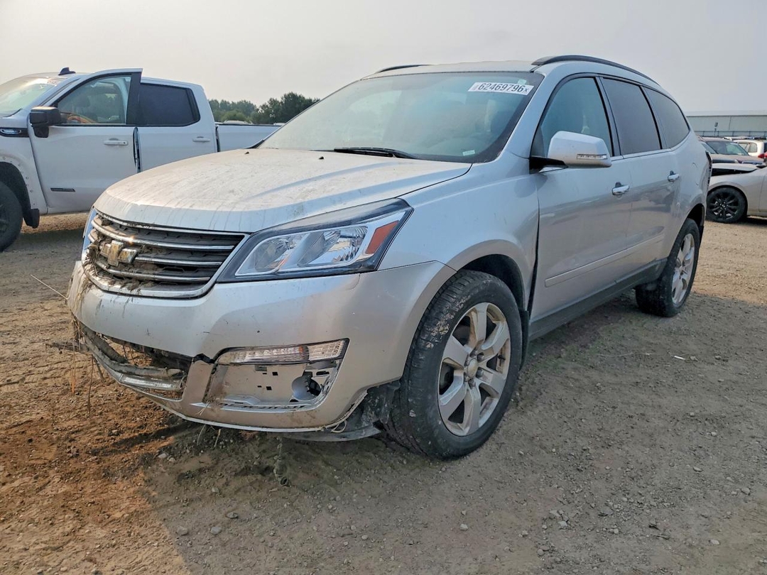 Vue de 2017 CHEVROLET TRAVERSE LT, angle 1