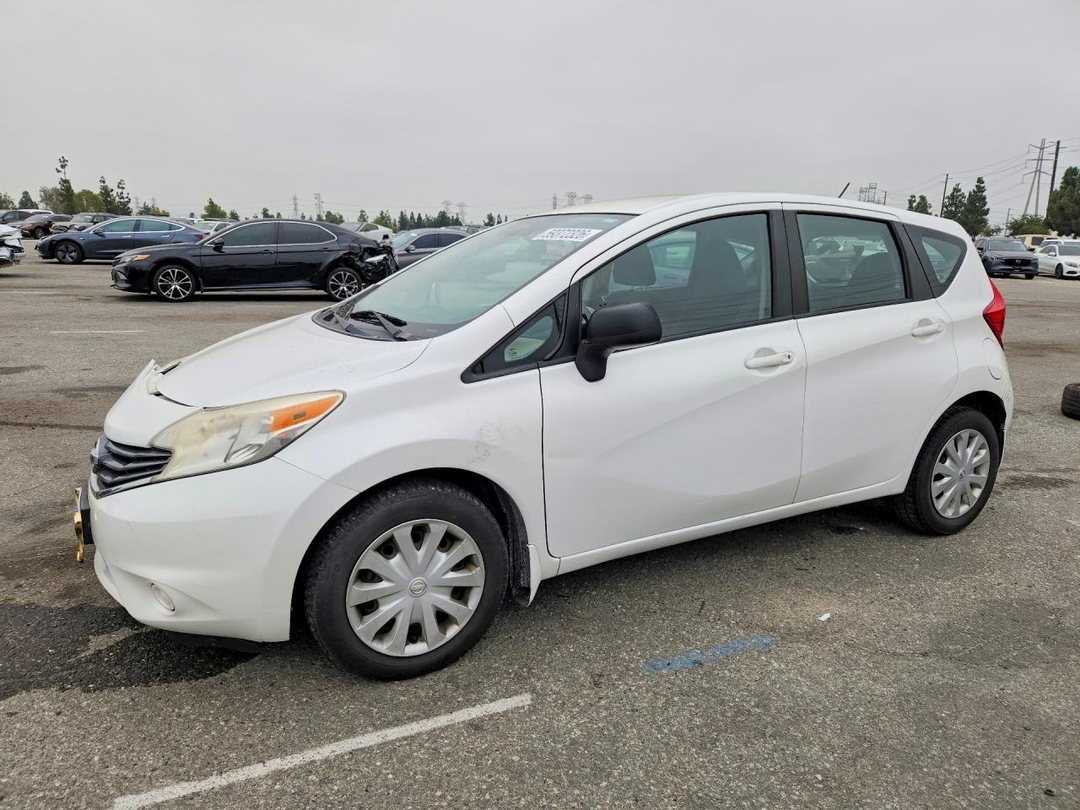 Vue de 2015 NISSAN VERSA NOTE SV, angle 1