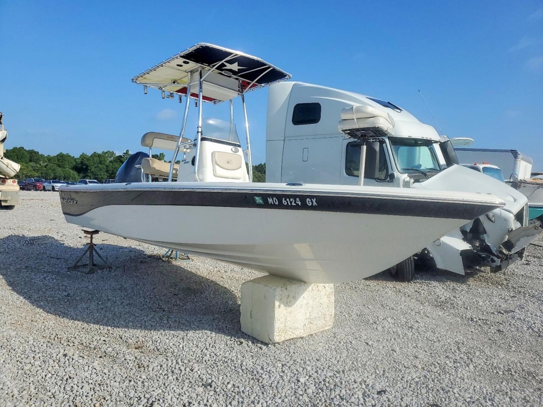 Вид 2016 NAUTICSTAR BOAT, угол 1