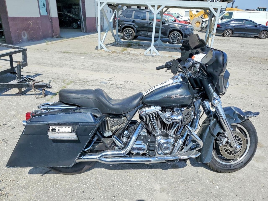 Vista de 2007 HARLEY-DAVIDSON FLHX, ángulo 1