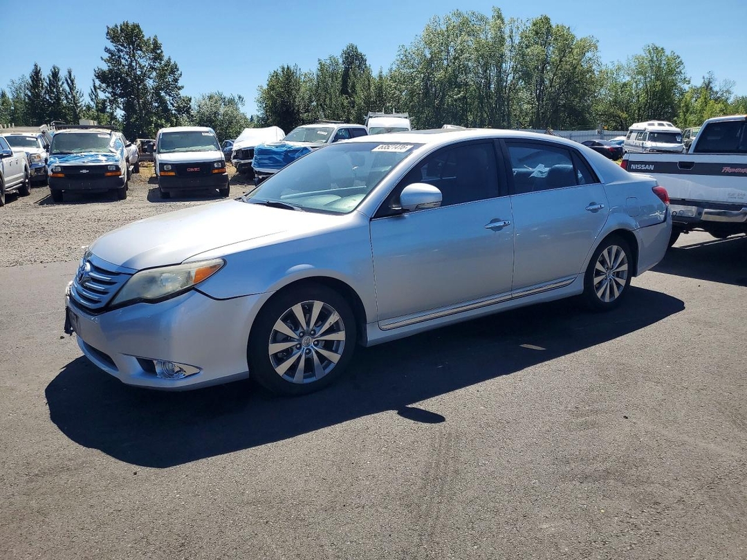 Vista de 2011 TOYOTA AVALON LIMITED, ángulo 1