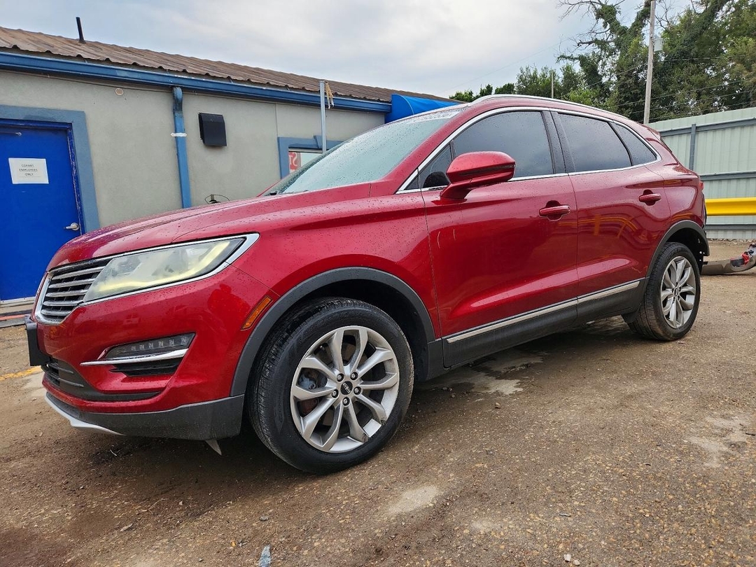 Vue de 2017 LINCOLN MKC SELECT, angle 1