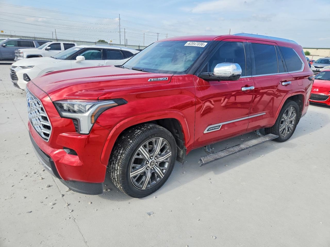 Vue de 2023 TOYOTA SEQUOIA CAPSTONE, angle 1
