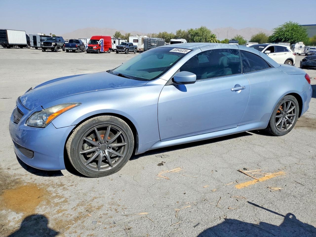 منظر 2010 INFINITI G37 CONVERTIBLE BASE، زاوية 1