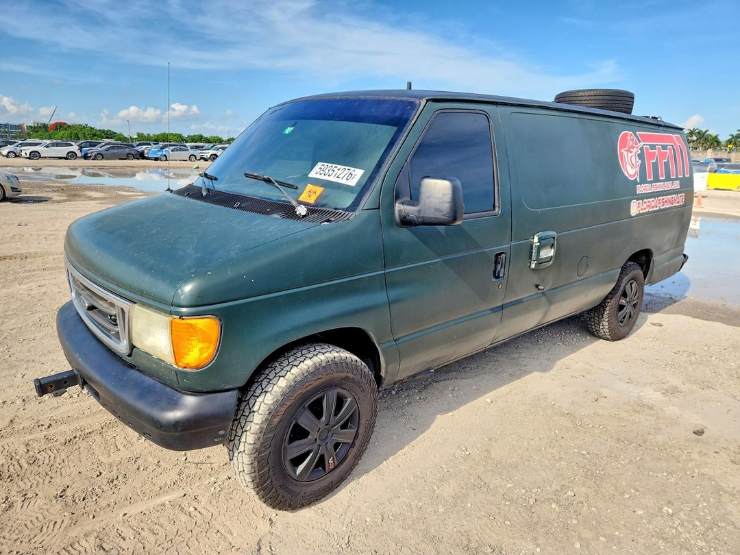 Vista de 2006 FORD ECONOLINE E350 SUPER DUTY VAN, ángulo 1