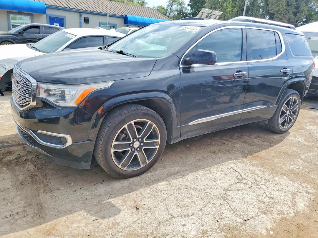 Vue de 2018 GMC ACADIA DENALI, angle 1