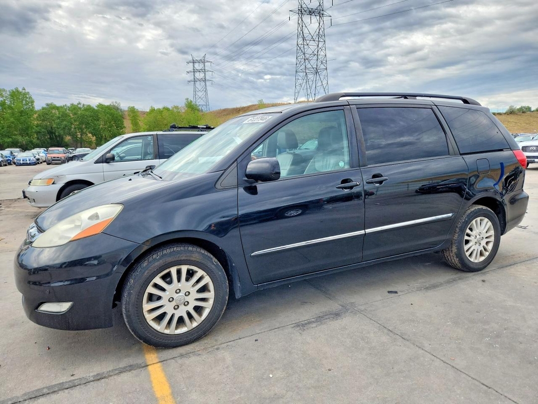 Vista de 2010 TOYOTA SIENNA XLE LIMITED, ángulo 1