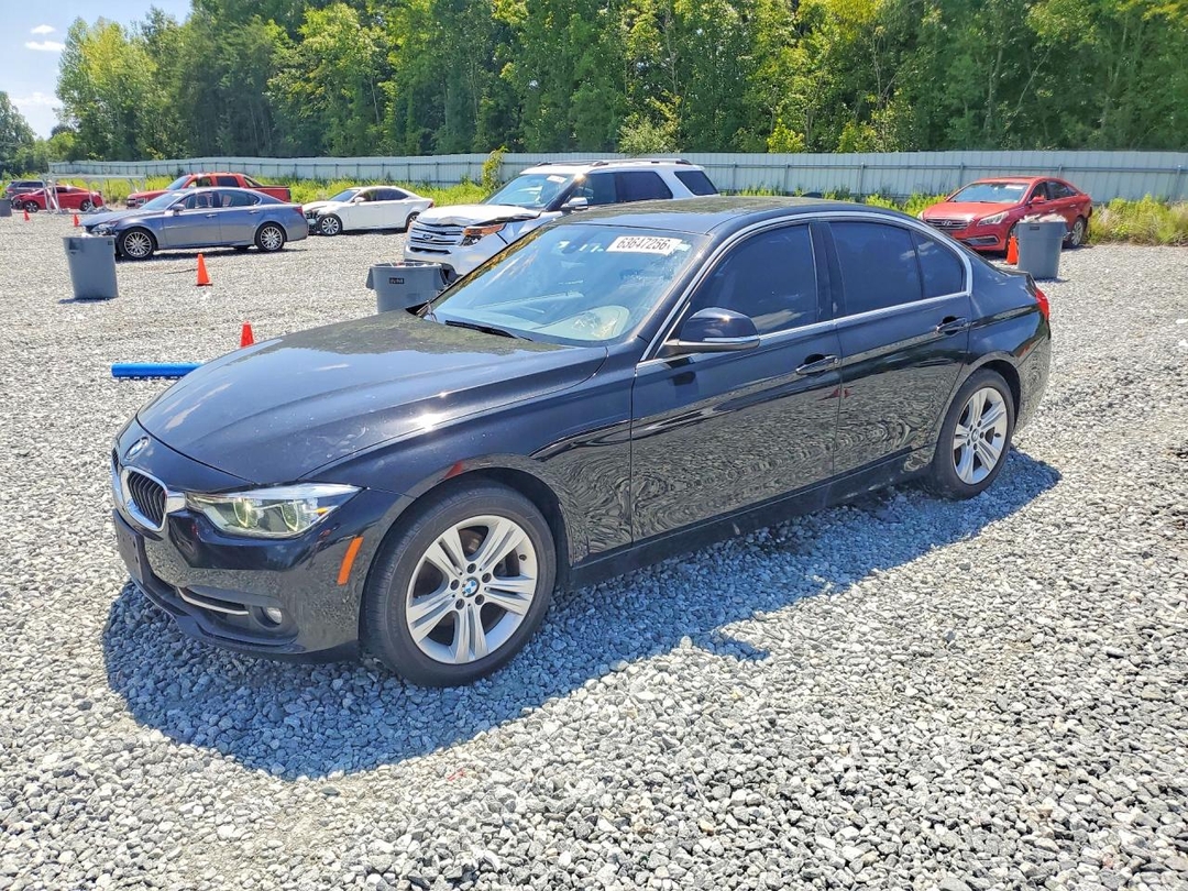 Vue de 2018 BMW 330 XI, angle 1