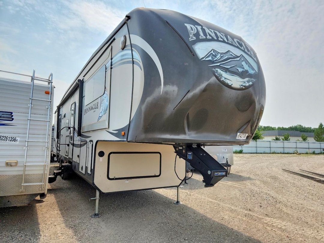 Vista de 2014 JAYCO PINNACLE CAMPER, ángulo 1