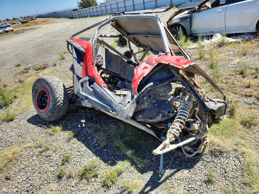 Vue de 2015 POLARIS RZR UTILITY VEHICLE, angle 1