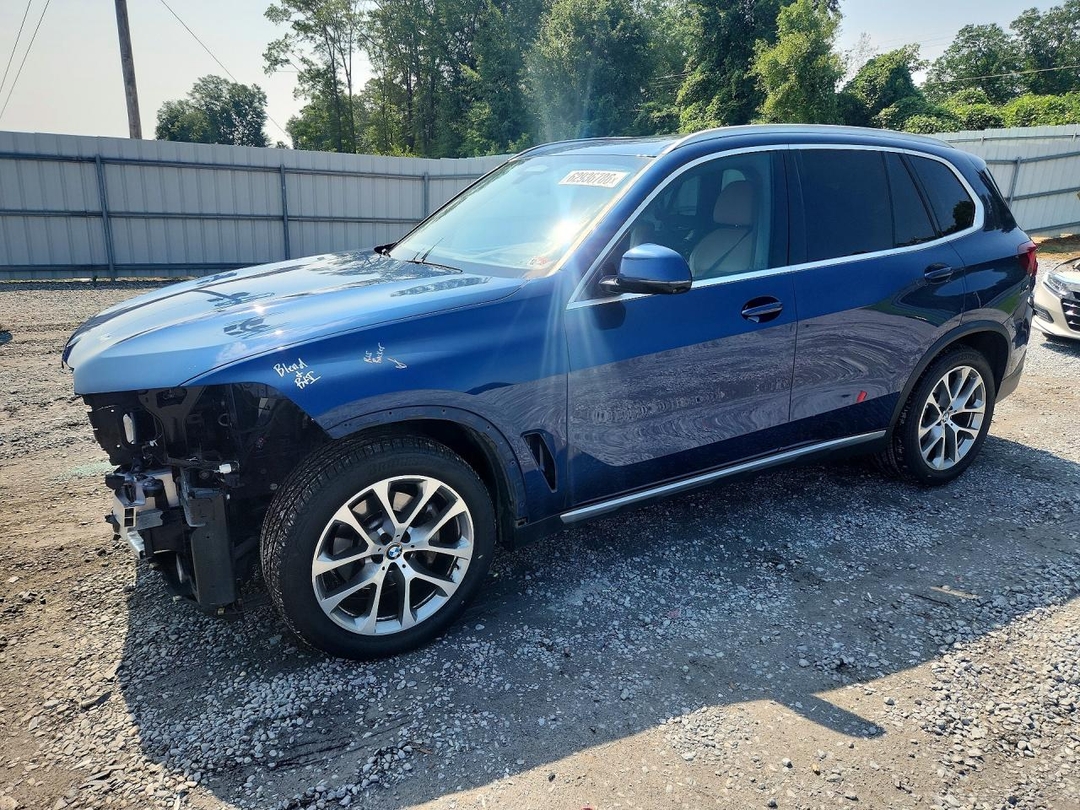 منظر 2021 BMW X5 XDRIVE40I، زاوية 1