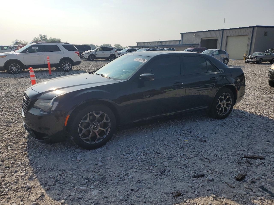 Vue de 2016 CHRYSLER 300 S, angle 1