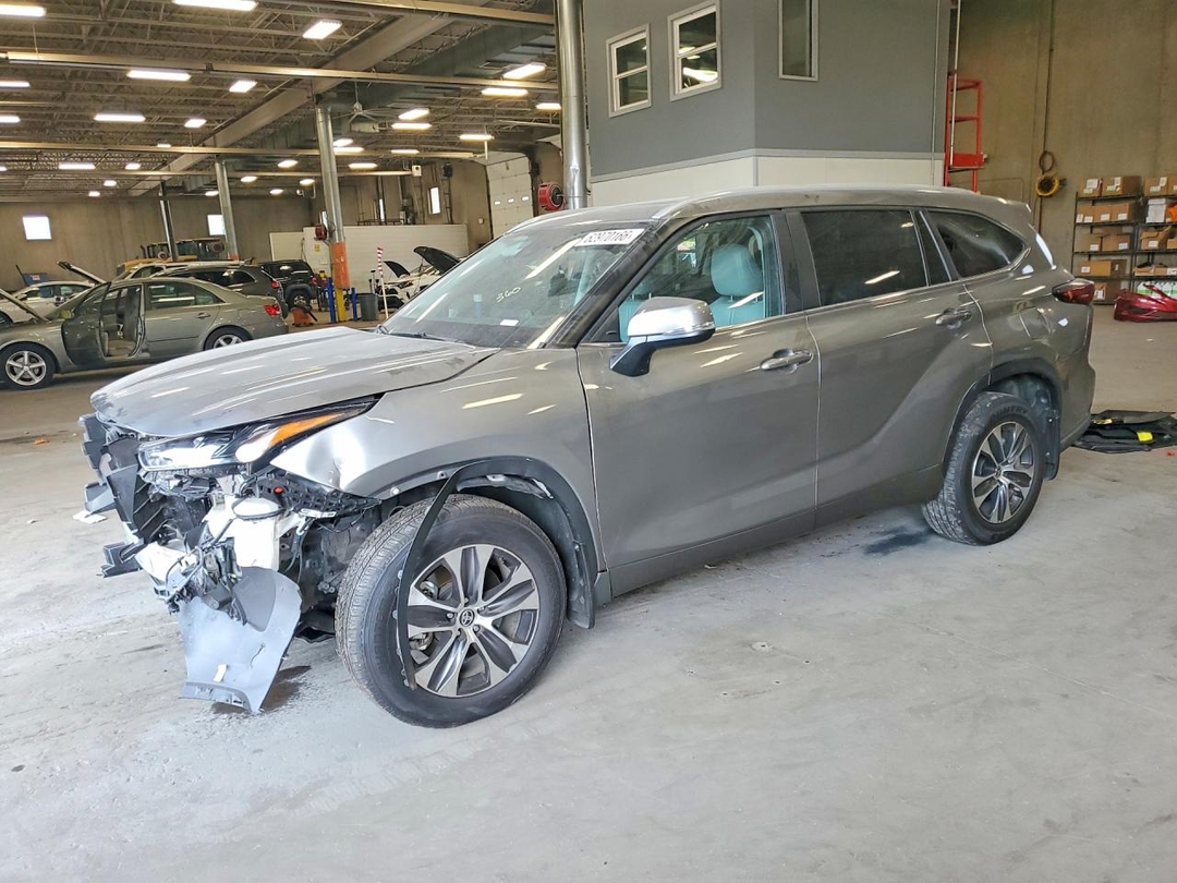 منظر 2025 TOYOTA HIGHLANDER XLE، زاوية 1