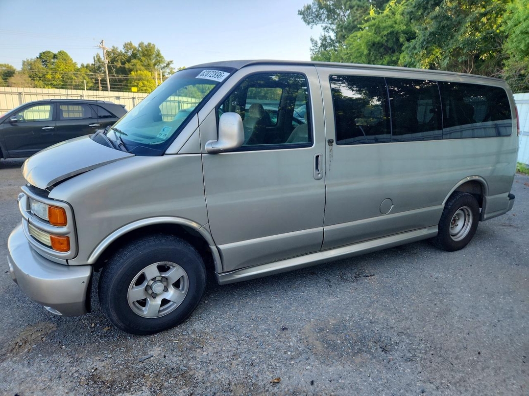 Вид 2001 CHEVROLET EXPRESS G1500, угол 1
