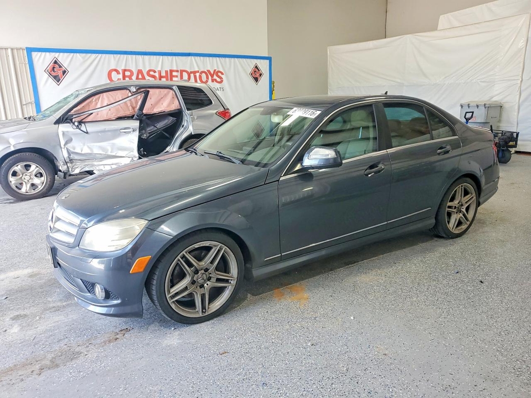Vue de 2009 MERCEDES-BENZ C 350, angle 1