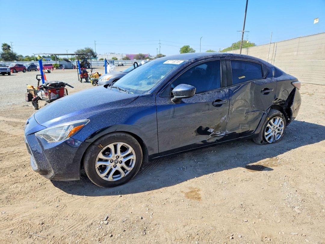 Vedere 2018 TOYOTA YARIS IA BASE, unghi 1