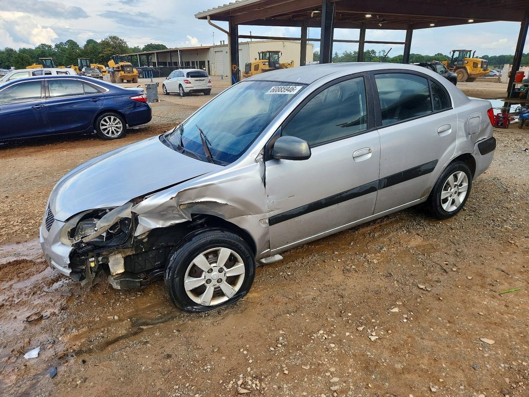منظر 2006 KIA RIO، زاوية 1