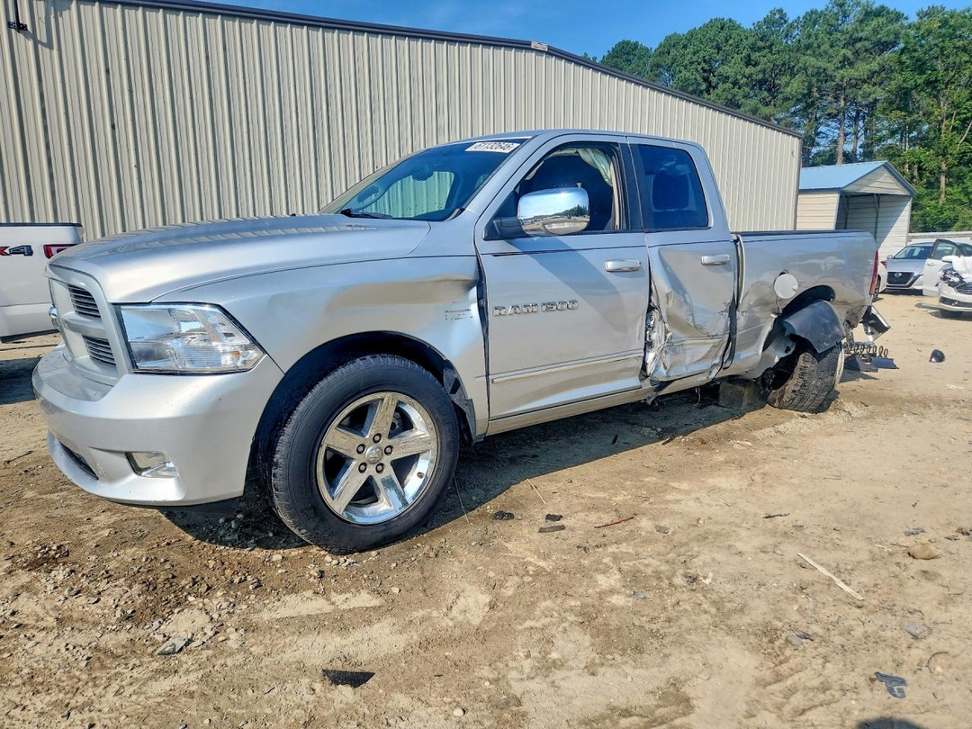 Vista de 2011 DODGE RAM 1500, ángulo 1