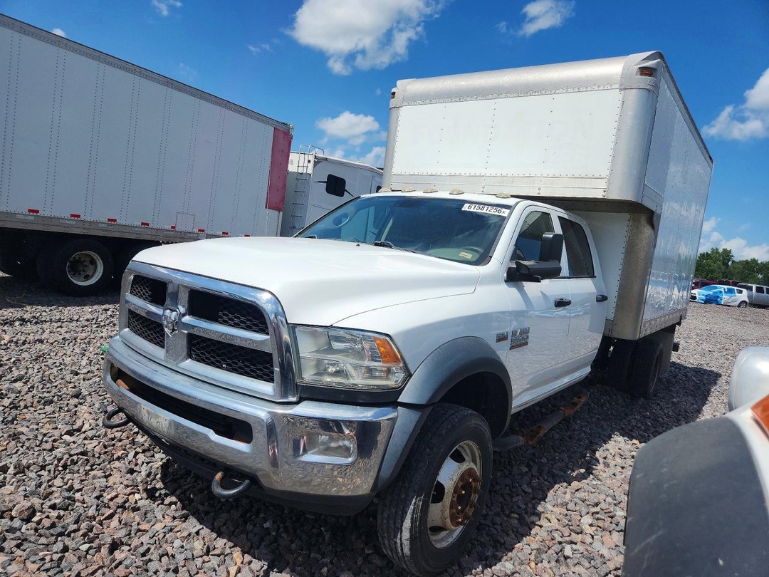 Vista de 2016 RAM 5500 BOX TRUCK, ángulo 1