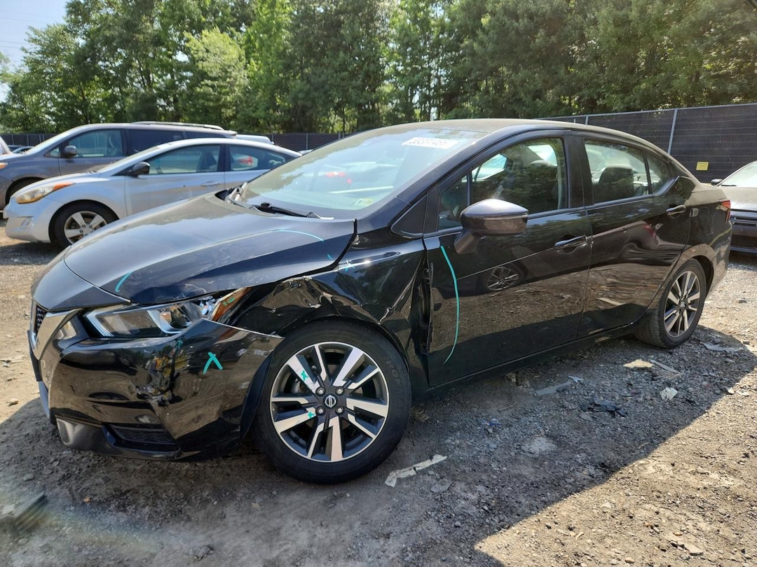 Vue de 2021 NISSAN VERSA SV, angle 1
