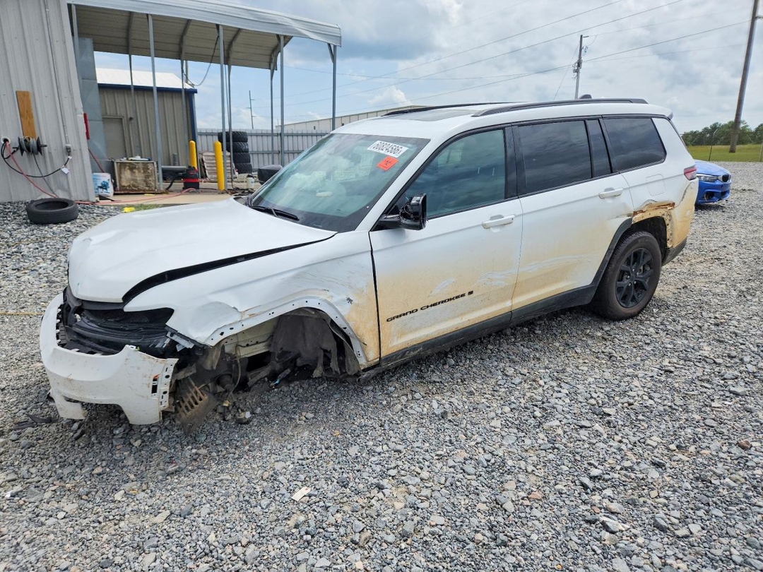 Вид 2025 JEEP GRAND CHEROKEE L LAREDO, угол 1