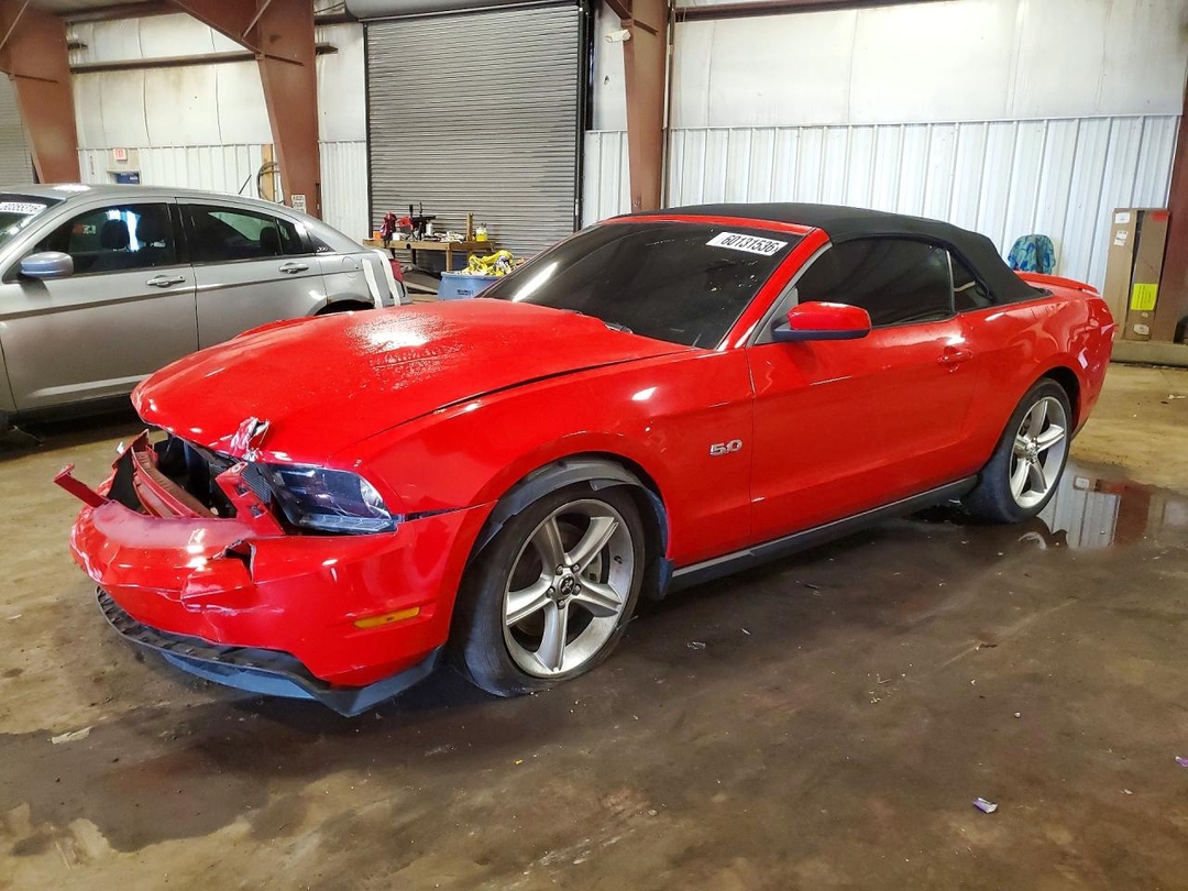 Vue de 2011 FORD MUSTANG GT, angle 1