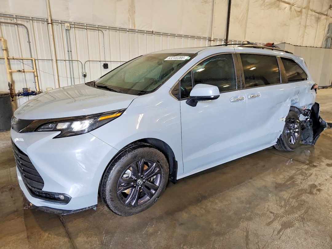Vista de 2024 TOYOTA SIENNA WOODLAND EDITION, ángulo 1