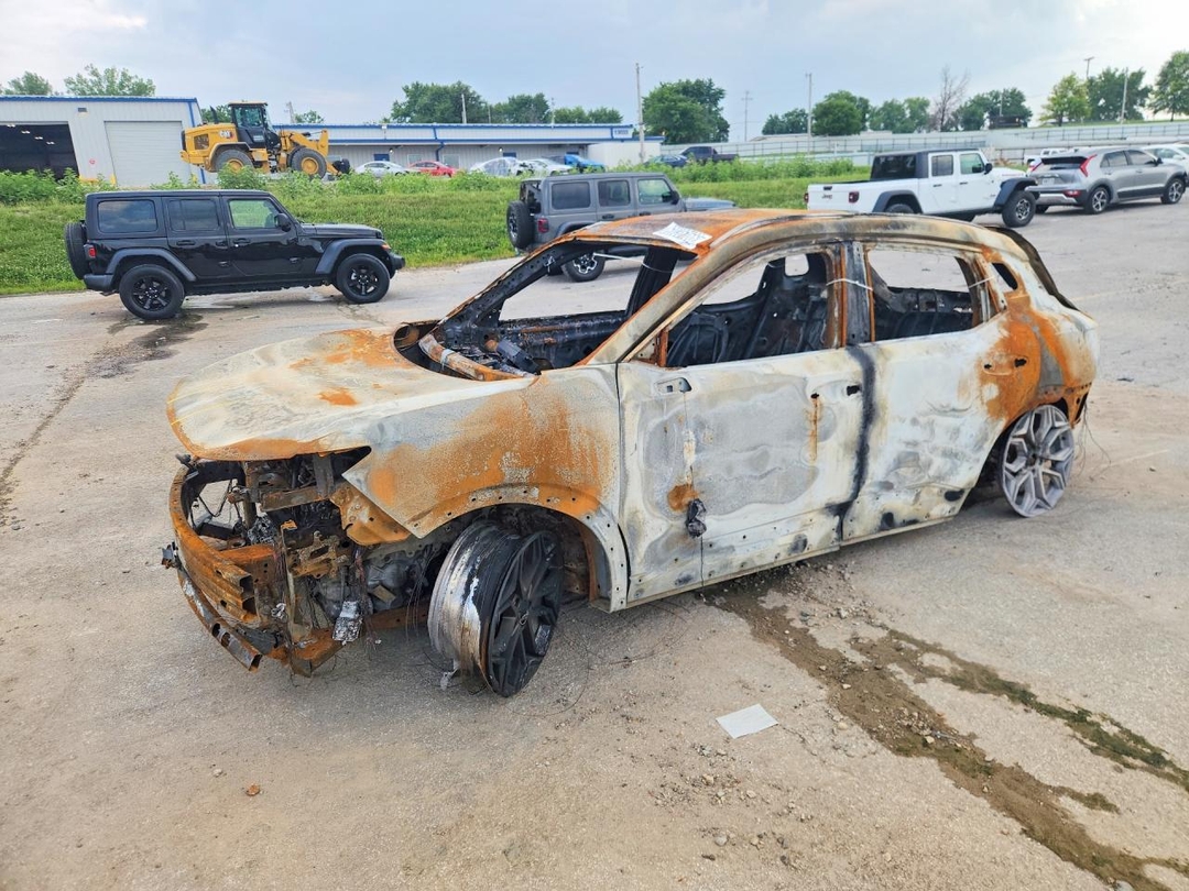 Vue de 2026 NISSAN KICKS SR, angle 1