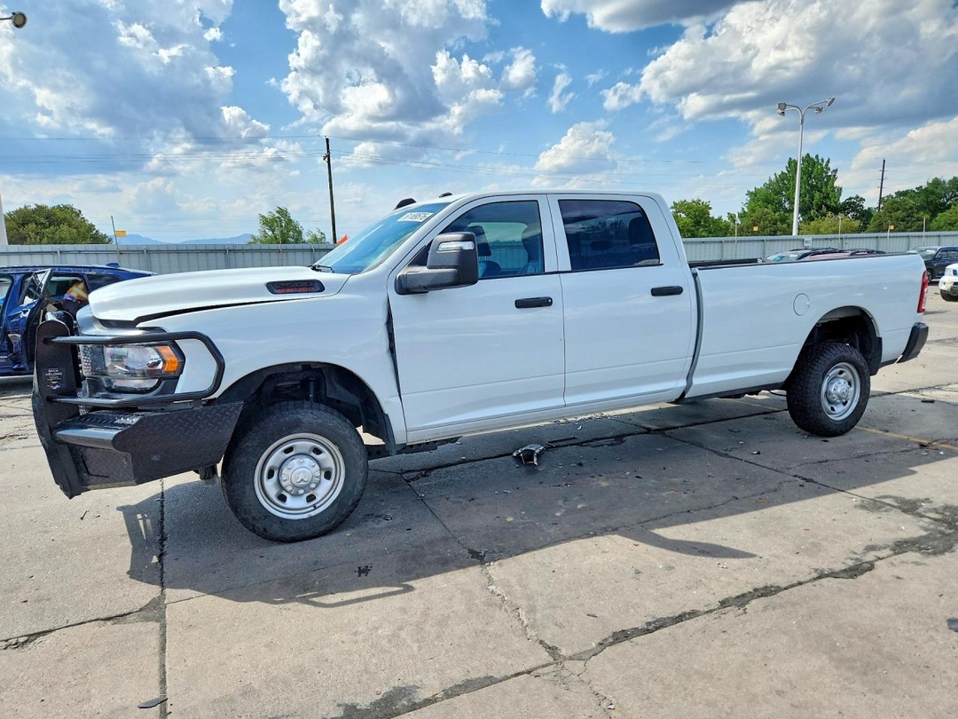 Vista de 2024 RAM 2500 TRADESMAN, ángulo 1