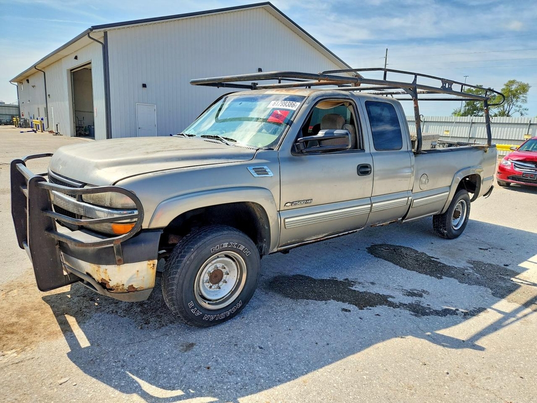 Вид 2001 CHEVROLET SILVERADO C2500 HEAVY DUTY, угол 1
