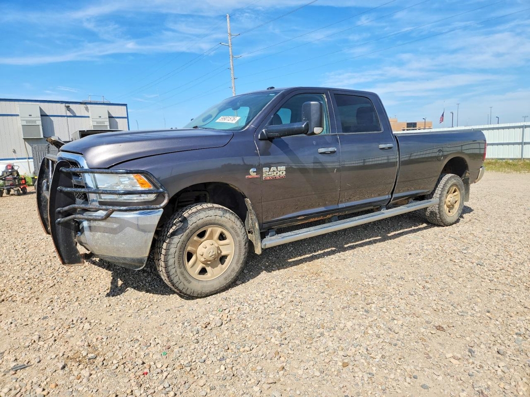 Вид 2016 RAM 2500 ST, угол 1