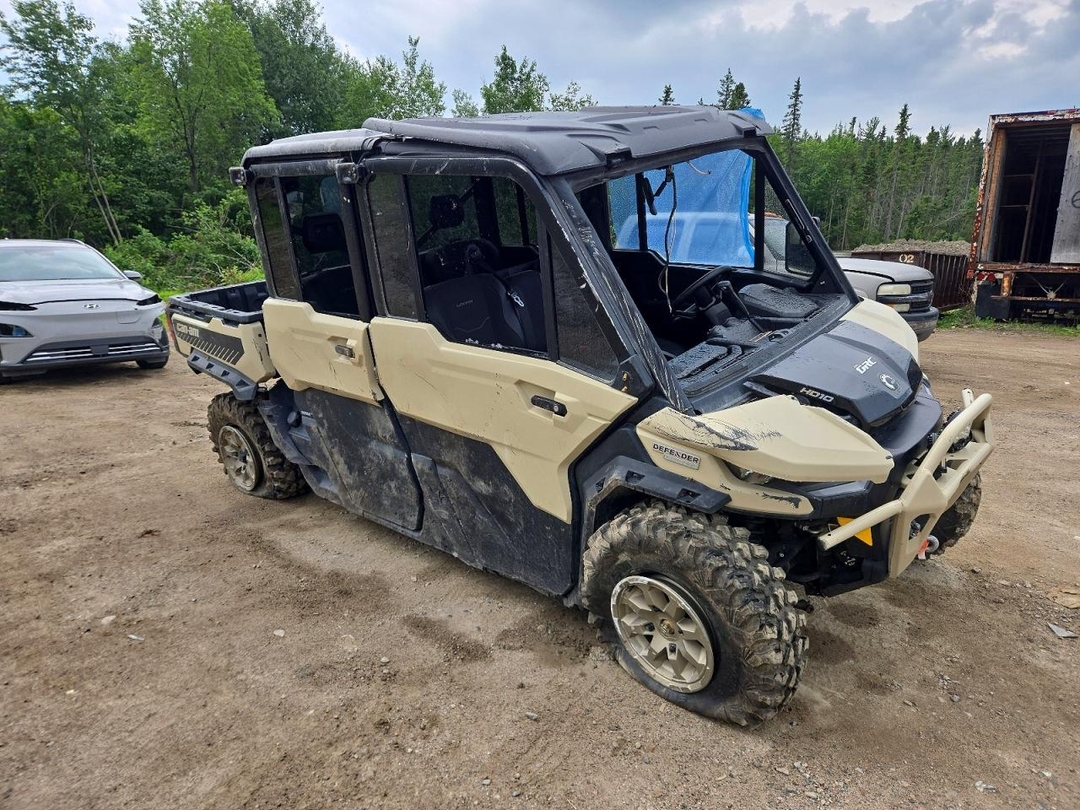 Вид 2025 CAN-AM DEFENDER HD10 UTILITY VEHICLE, угол 1