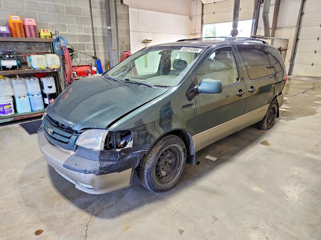 منظر 2001 TOYOTA SIENNA LE، زاوية 1