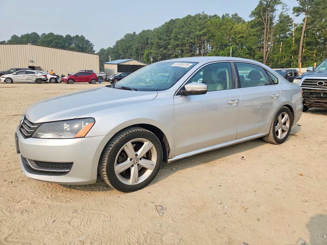 Vedere 2013 VOLKSWAGEN PASSAT SE, unghi 1