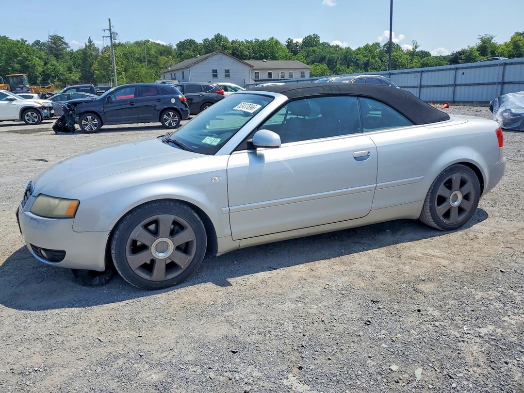 Vue de 2006 AUDI A4 QUATTRO, angle 1